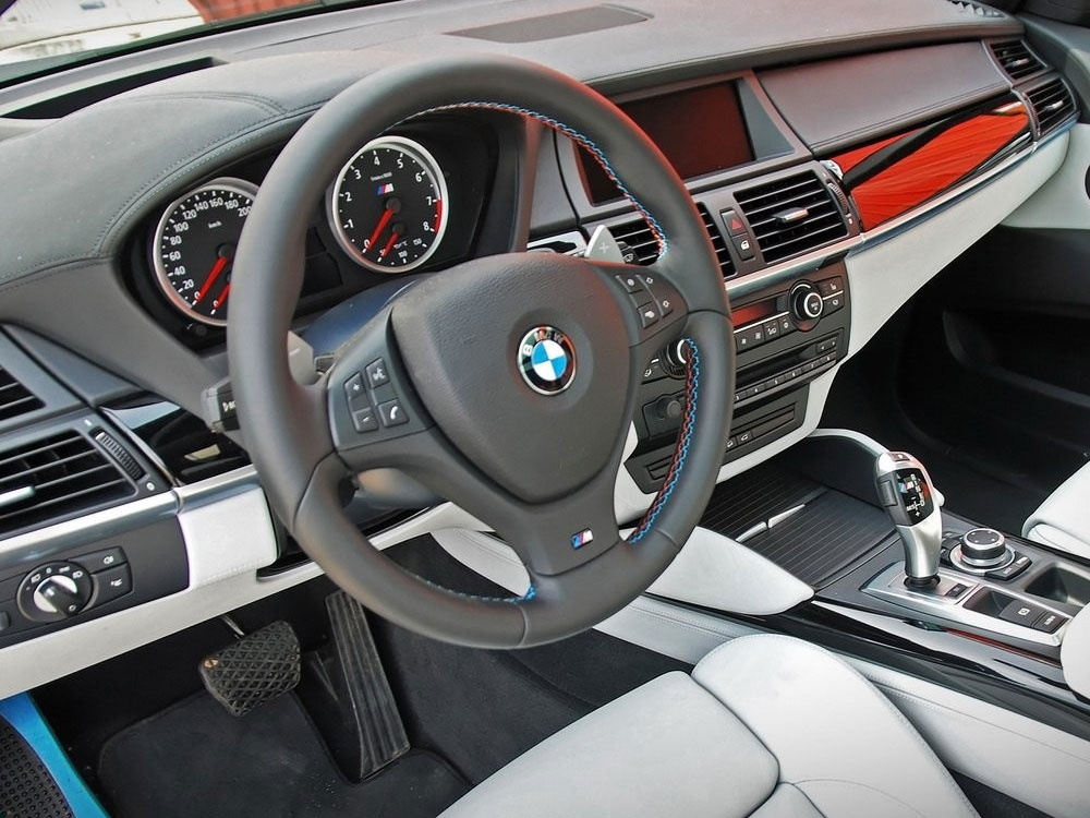 BMW-X5-M-20100516-03.jpg