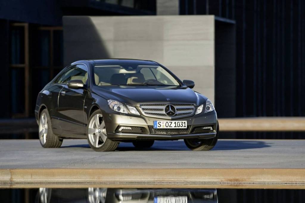 https://www.wandaloo.com/files/2010/05/Mercedes-Class-E-coupe-01.jpg