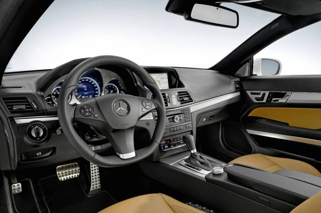 https://www.wandaloo.com/files/2010/05/Mercedes-Class-E-coupe-04.jpg