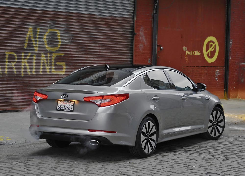 KIA-OPTIMA-2011-05.jpg