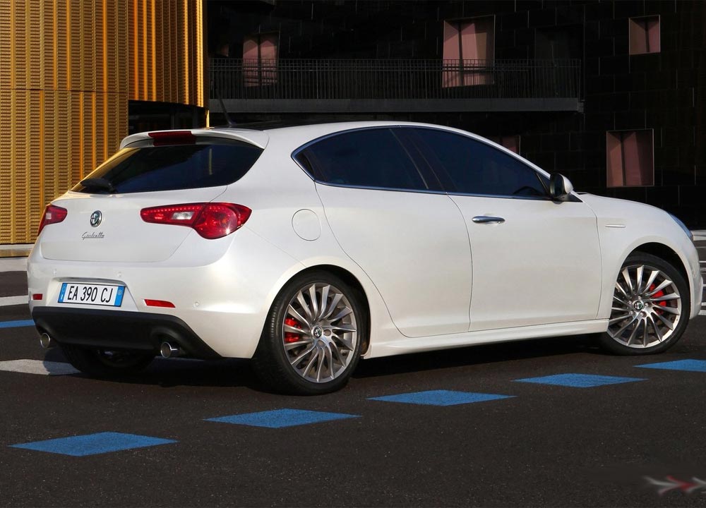 https://www.wandaloo.com/files/2010/11/VOITURE-ANNEE-2011-ALFA-ROMEO-GIULETTA-02.jpg