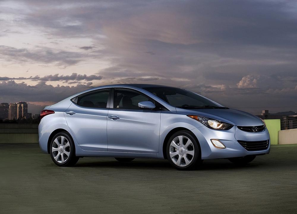 HYUNDAI-ELANTRA-2011-03.jpg