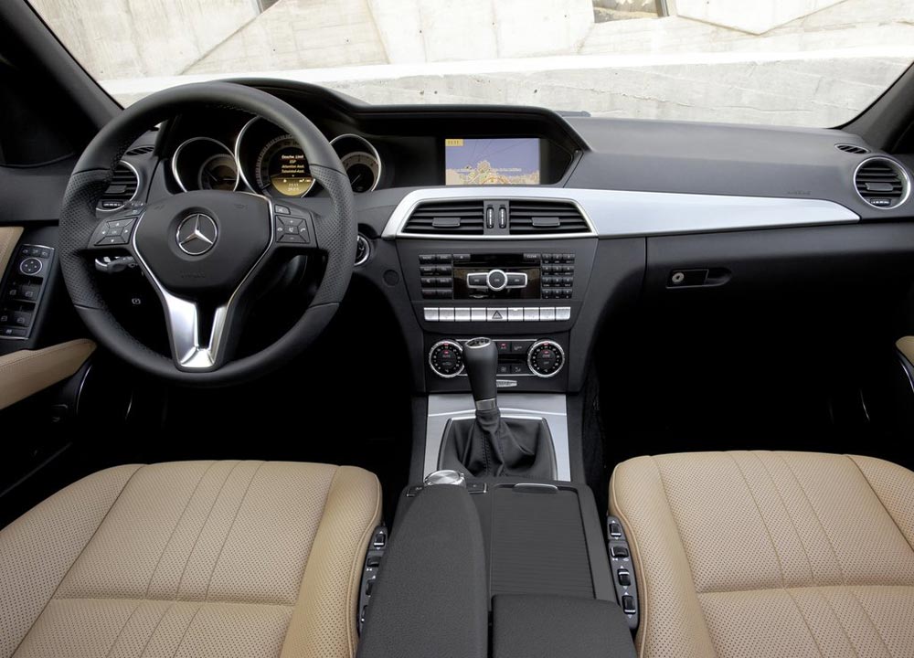 https://www.wandaloo.com/files/2010/12/MERCEDES-CLASSE-C-2011-10.jpg