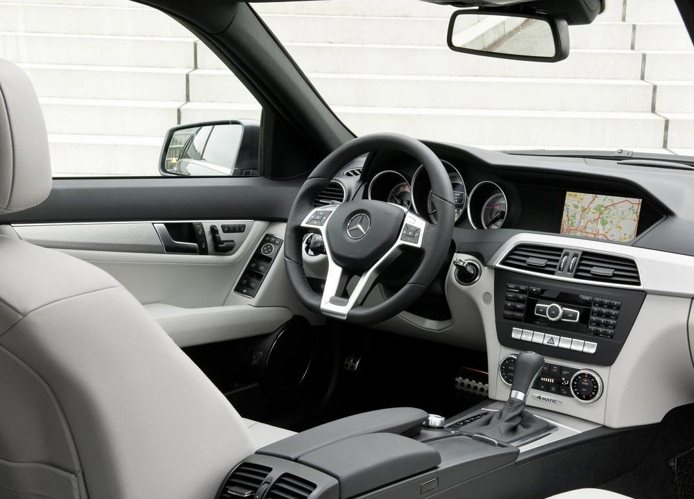 https://www.wandaloo.com/files/2010/12/MERCEDES-CLASSE-C-2011-11.jpg