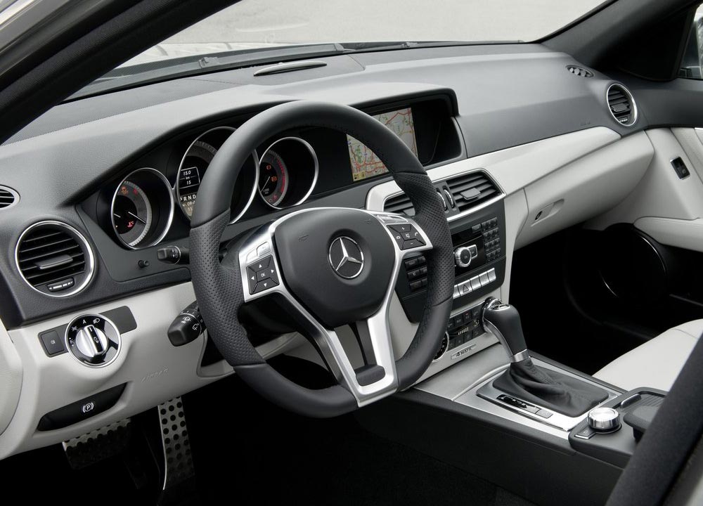 https://www.wandaloo.com/files/2010/12/MERCEDES-CLASSE-C-2011-12.jpg