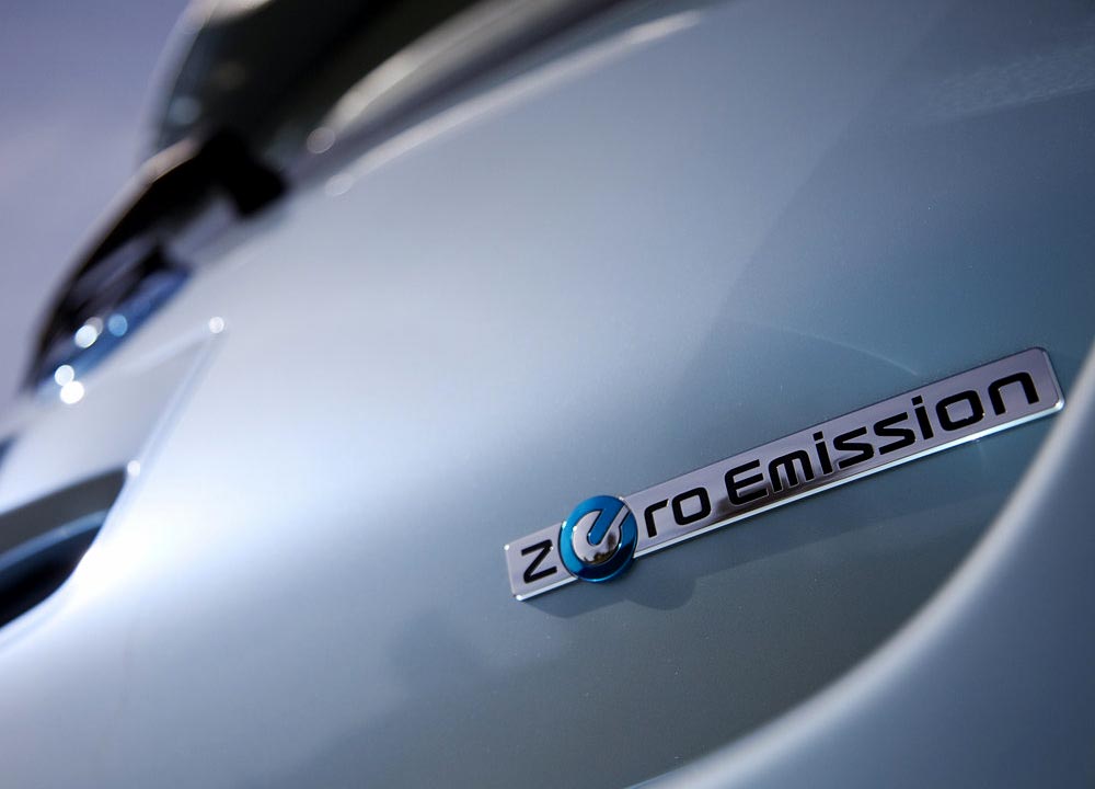 NISSAN-LEAF-VOITURE-ANNEE-2011-17.jpg