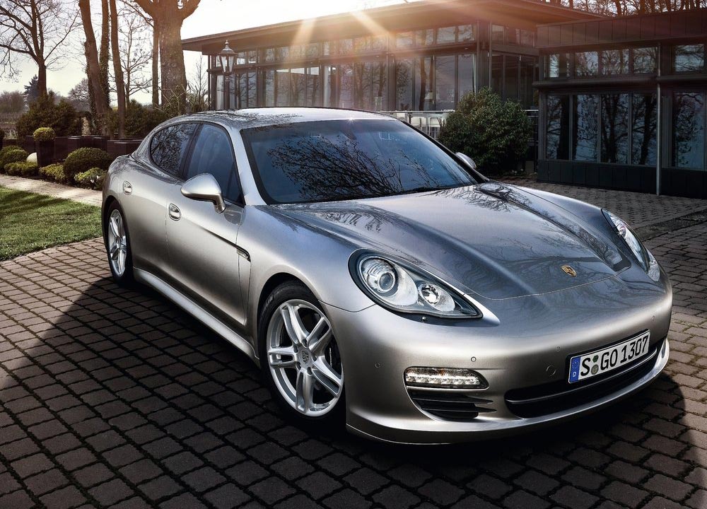 https://www.wandaloo.com/files/2010/12/PORSCHE-PANAMERA-2010-06.jpg