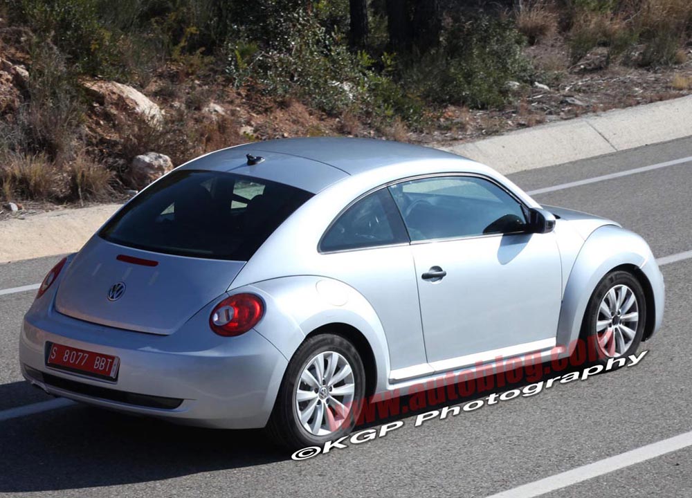 https://www.wandaloo.com/files/2011/01/VOLKWAGEN-NEW-BEETLE-2012-05.jpg