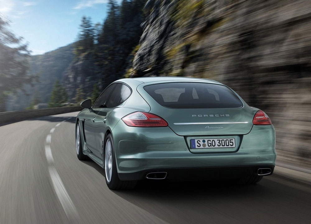 https://www.wandaloo.com/files/2011/05/PORCHE-Panamera-Diesel-02.jpg