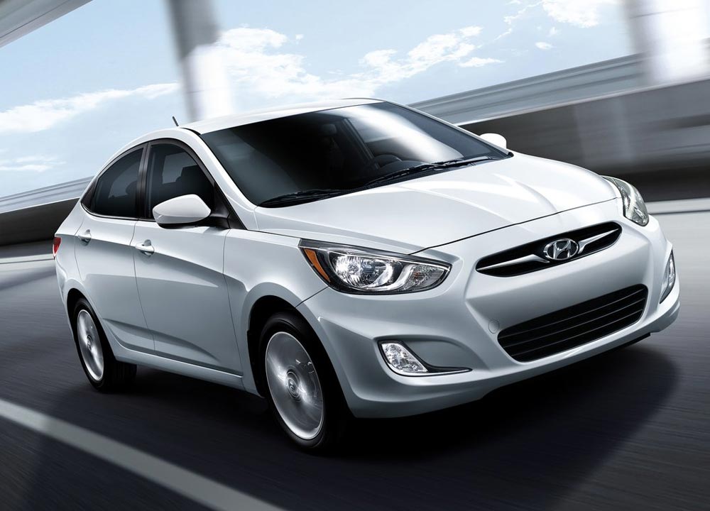 Hyundai-Accent-2012-01.jpg