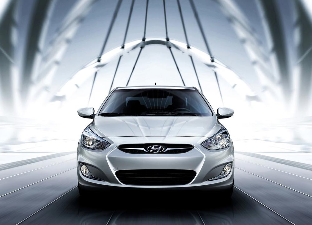 Hyundai-Accent-2012-02.jpg