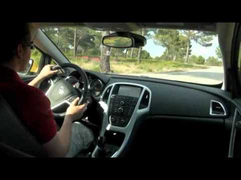 Opel-Astra-GTC-2012-video.jpg