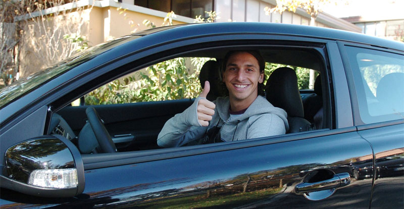 https://www.wandaloo.com/files/2012/08/Zlatan-Ibrahimovic-voiture-cars-hobbie.jpg