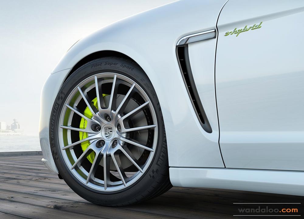 https://www.wandaloo.com/files/2013/07/Porsche-Panamera-2014-Maroc-09.jpg