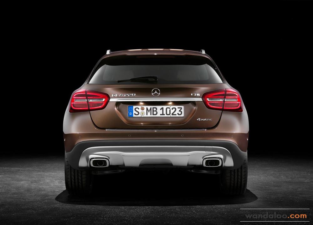 Mercedes-GLA-2014-10.jpg