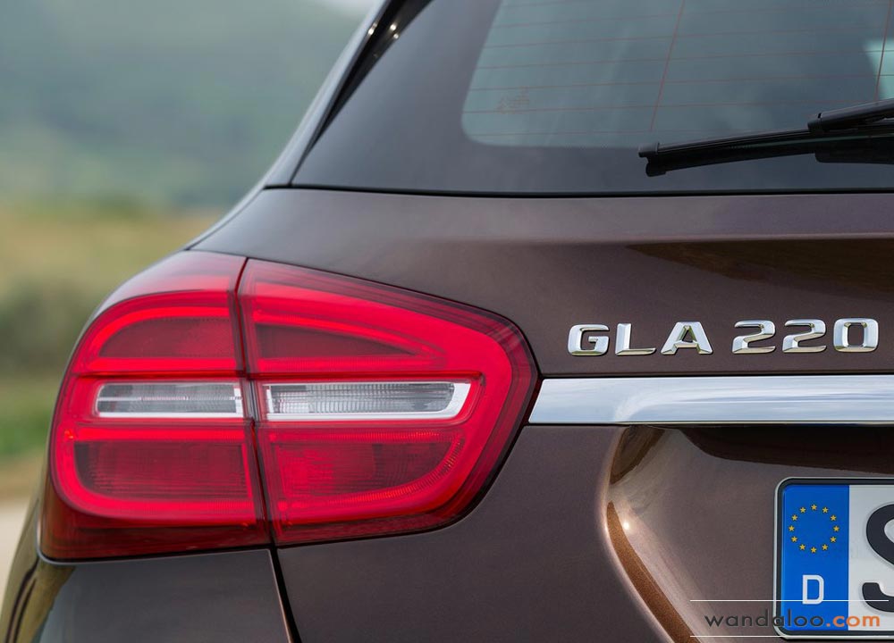 Mercedes-GLA-2014-17.jpg