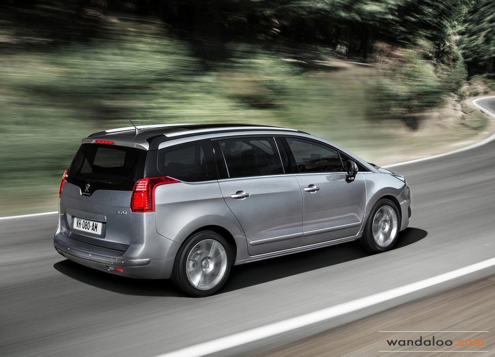 Peugeot-5008-2014-Maroc-02.jpg