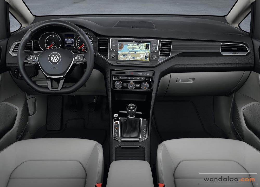VW-Golf-Sportsvan-2013-03.jpg