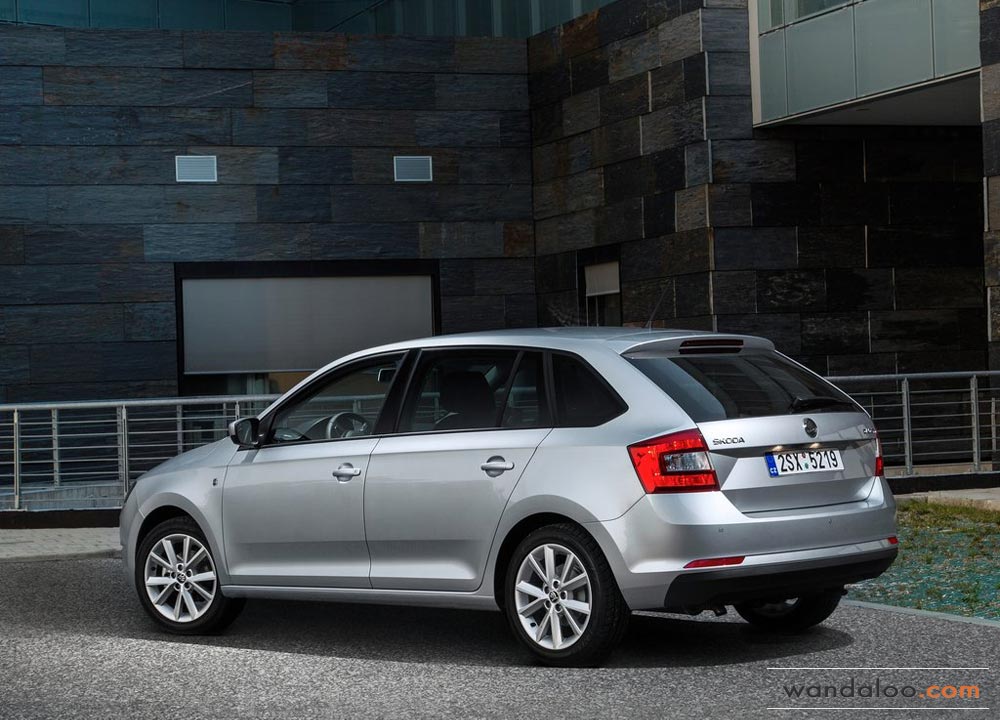 https://www.wandaloo.com/files/2013/10/Skoda-Rapid-Spaceback-2014-Maroc-02.jpg