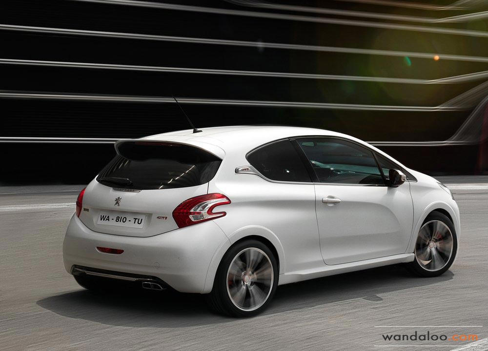 https://www.wandaloo.com/files/2013/11/Peugeot-208-GTi-Maroc-2014-0.jpg
