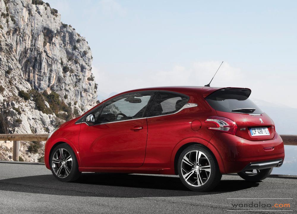https://www.wandaloo.com/files/2013/11/Peugeot-208-GTi-Maroc-2014-03.jpg