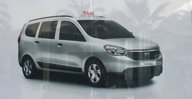 https://www.wandaloo.com/files/2015/02/Caravane-Dacia-Lodgy-Grand-Taxi-Maroc-2015.jpg