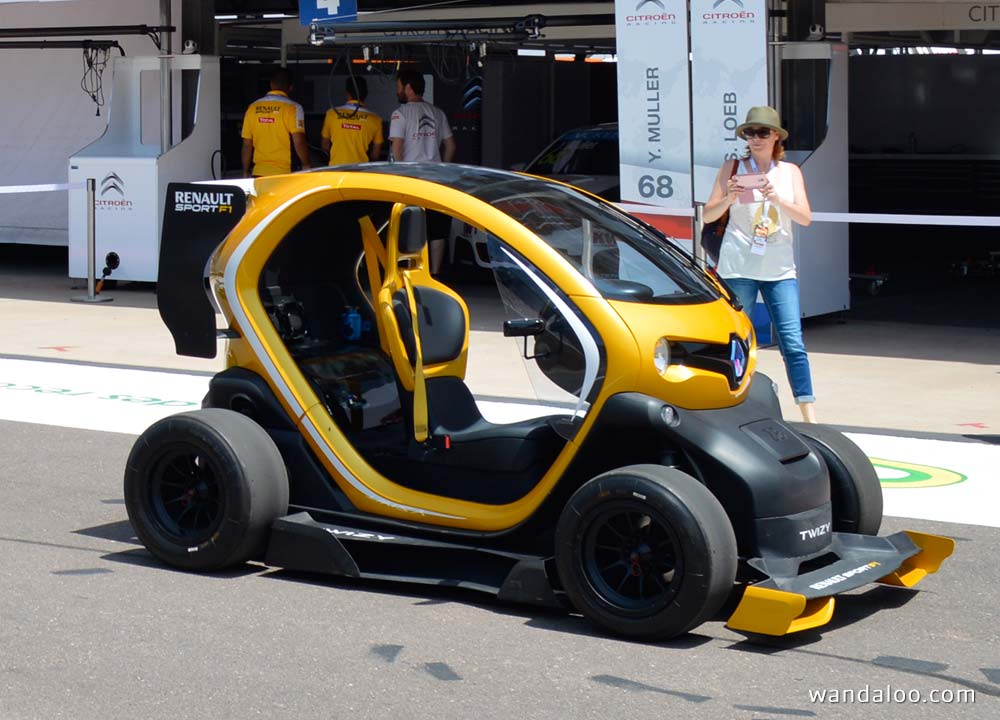 https://www.wandaloo.com/files/2015/04/Renault-Maroc-Marrakech-2015-Twizy-F1.jpg