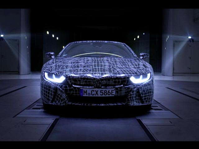 BMW-i8-Roadster-2018-Teaser-video.jpg