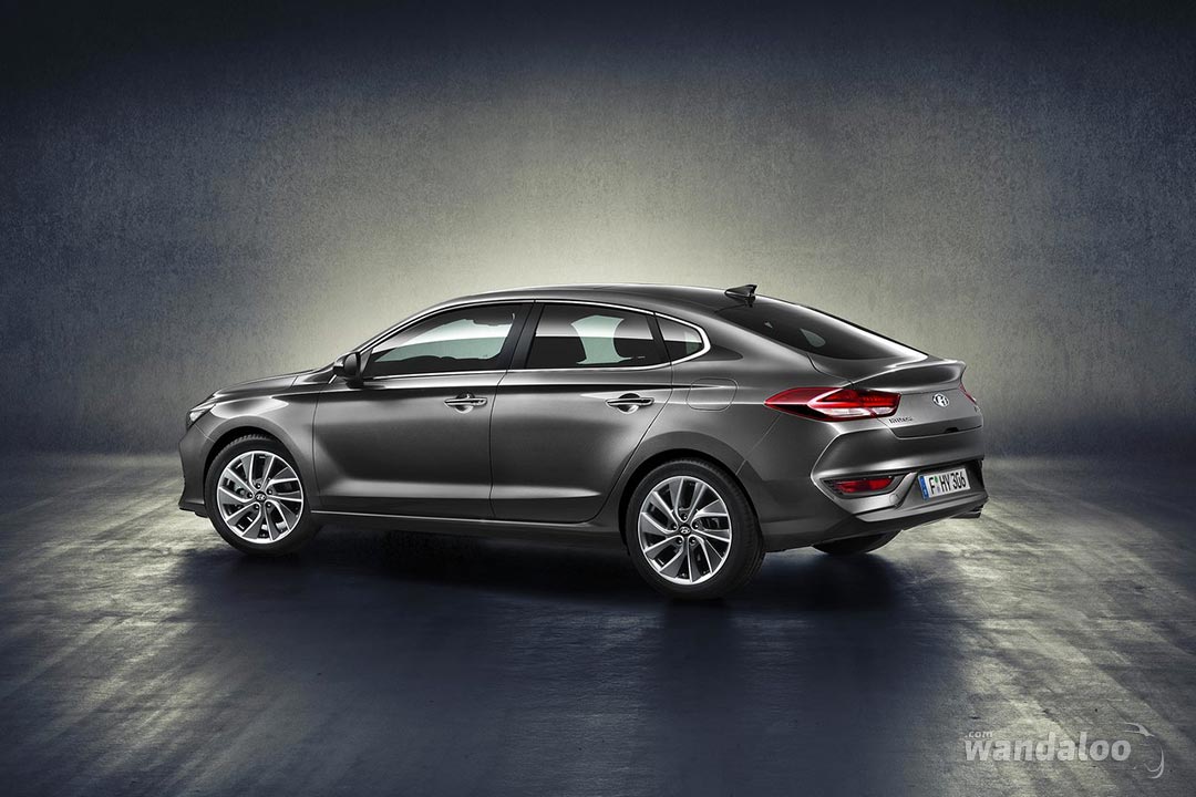 Hyundai-i30-Fastback-2018-neuve-Maroc-03.jpg