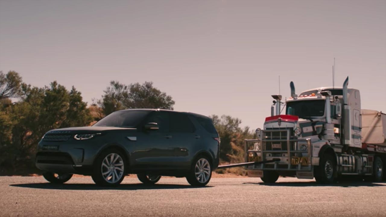 Land-Rover-Discovery-Tracte-Train-110-Tonne-Australie-video.jpg