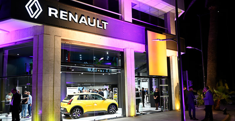https://www.wandaloo.com/files/2025/10/New-R-Store-nouveau-showroom-RENAULT-Rahmouni-Casablanca.jpg
