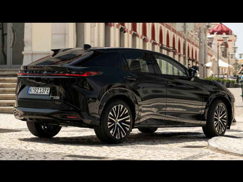 LEXUS RZ 550e : le spot officiel