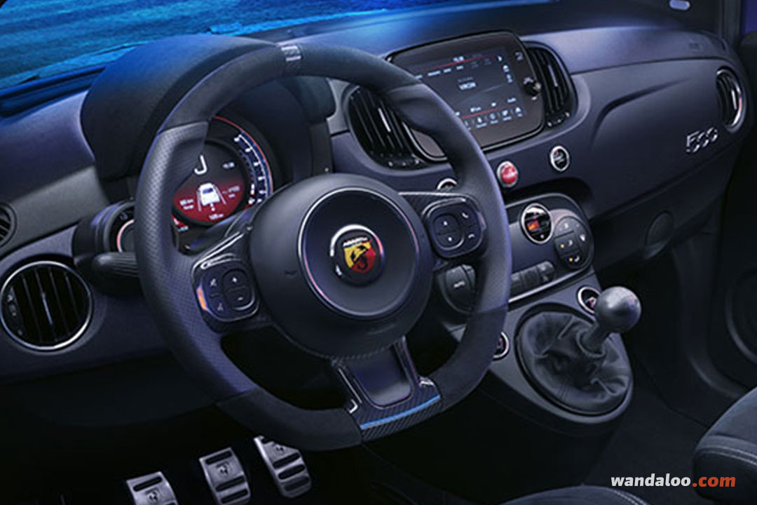 https://www.wandaloo.com/files/Voiture-Neuve/abarth/ABARTH-695-2023-Neuve-Maroc-08.jpg
