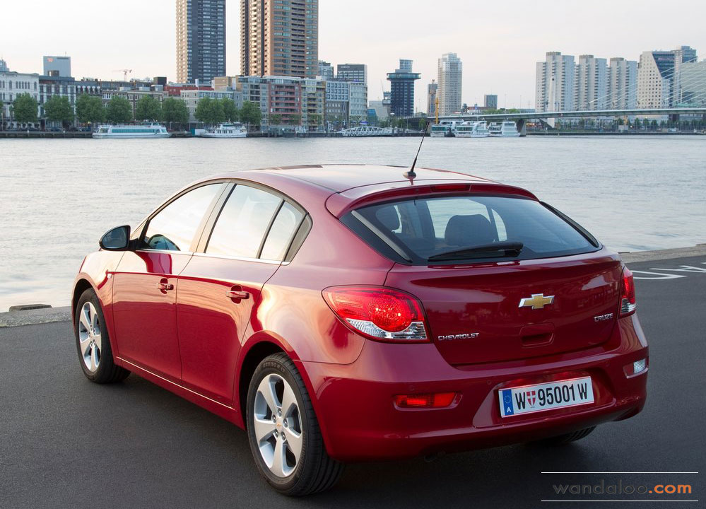 https://www.wandaloo.com/files/Voiture-Neuve/chevrolet/Chevrolet-Cruze-5-portes-2012-02.jpg