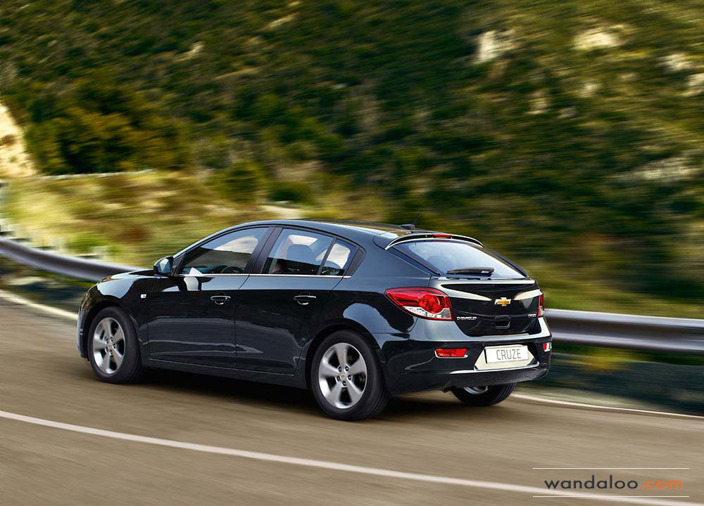 https://www.wandaloo.com/files/Voiture-Neuve/chevrolet/Chevrolet-Cruze-5-portes-2012-03.jpg