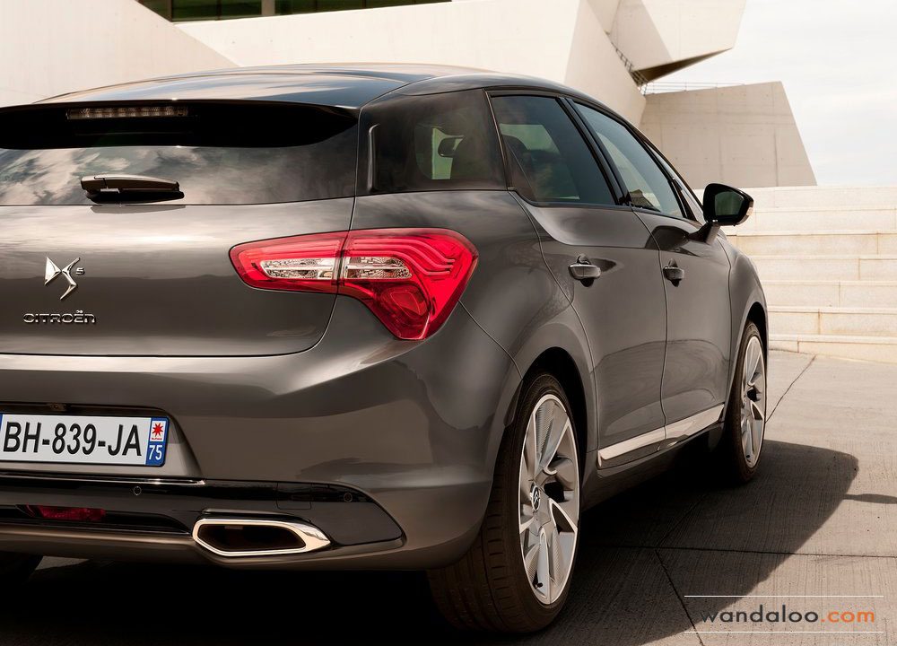 https://www.wandaloo.com/files/Voiture-Neuve/ds/Citroen-DS5-2012-20.jpg
