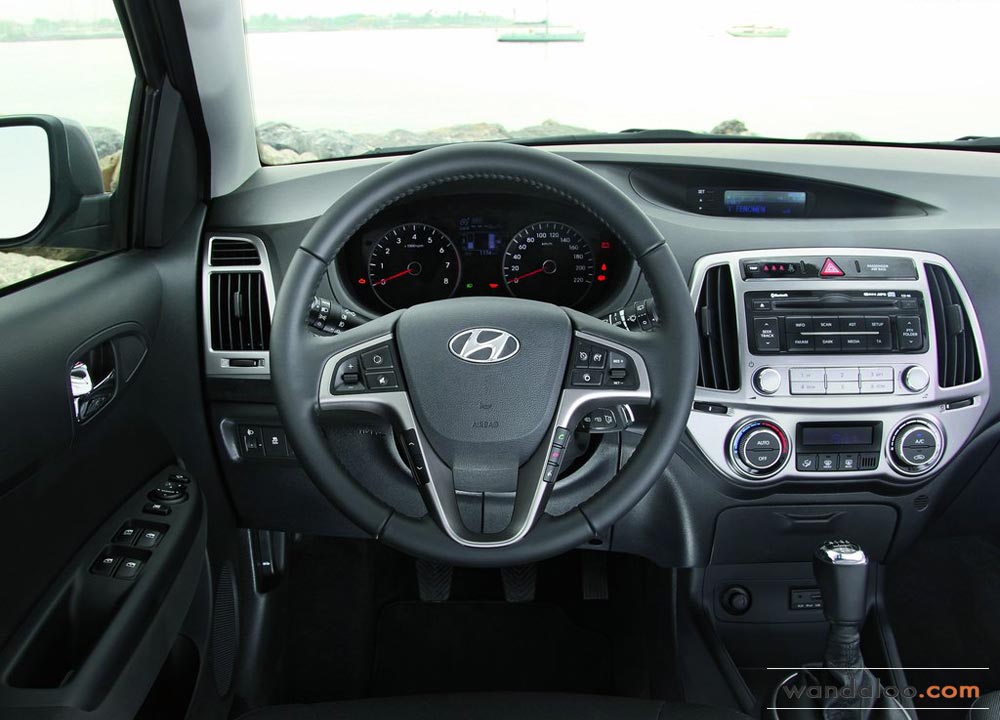 https://www.wandaloo.com/files/Voiture-Neuve/hyundai/Hyundai-i20-2013-Neuve-Maroc-07.jpg