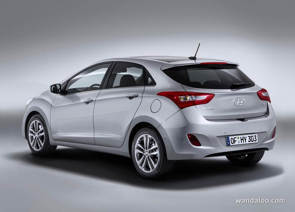 https://www.wandaloo.com/files/Voiture-Neuve/hyundai/Hyundai-i30-2015-facelift-neuve-Maroc-01.jpg
