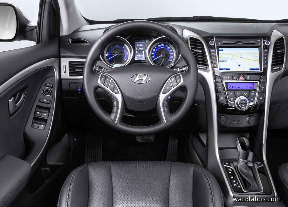 https://www.wandaloo.com/files/Voiture-Neuve/hyundai/Hyundai-i30-2015-facelift-neuve-Maroc-05.jpg