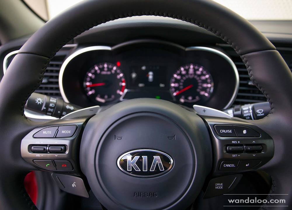 https://www.wandaloo.com/files/Voiture-Neuve/kia/Kia-Optima-2014-neuve-Maroc-02.jpg