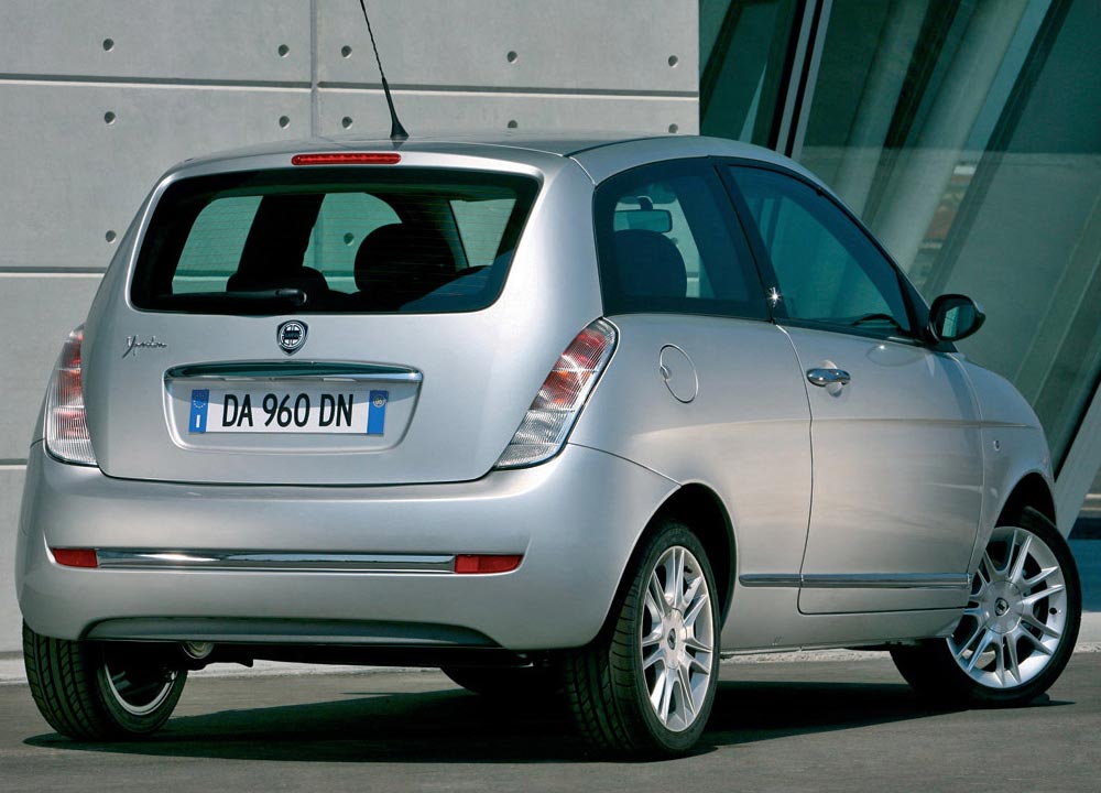 https://www.wandaloo.com/files/Voiture-Neuve/lancia/Ypsilon-02.jpg