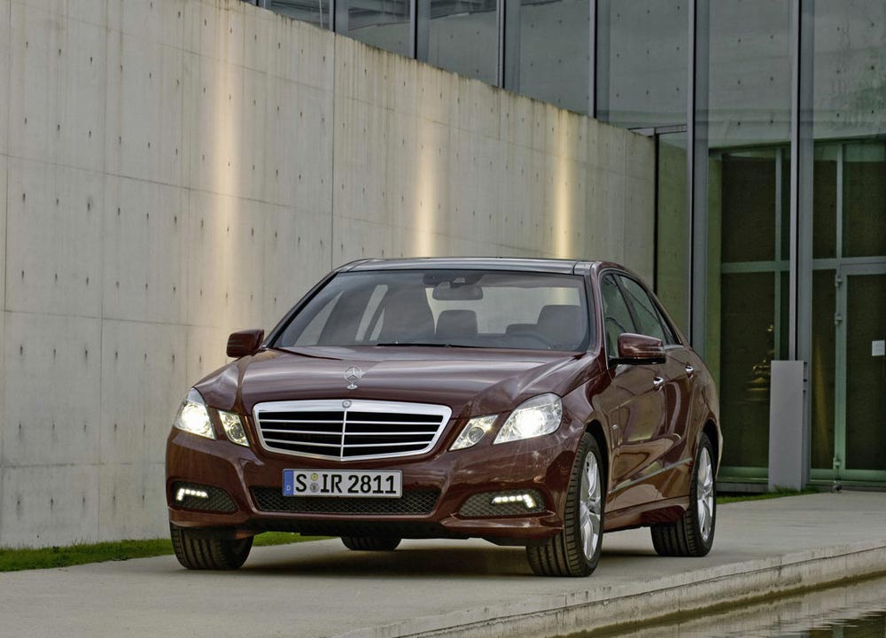 https://www.wandaloo.com/files/Voiture-Neuve/mercedes/Classe-E-10.jpg