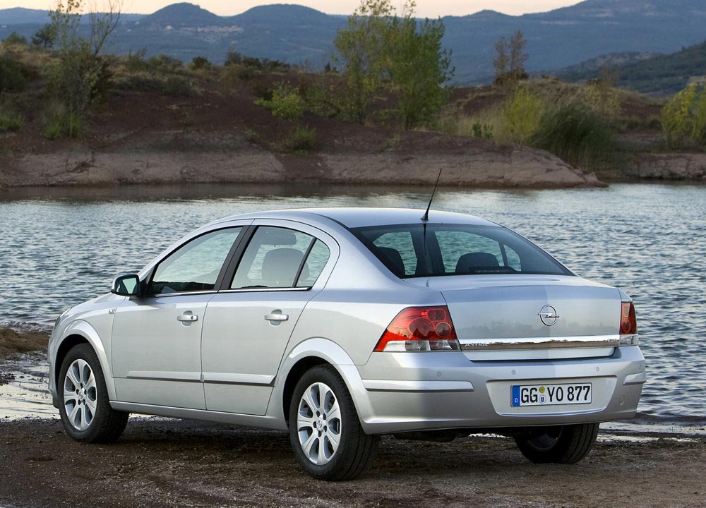 https://www.wandaloo.com/files/Voiture-Neuve/opel/Astra-Berline-02.jpg