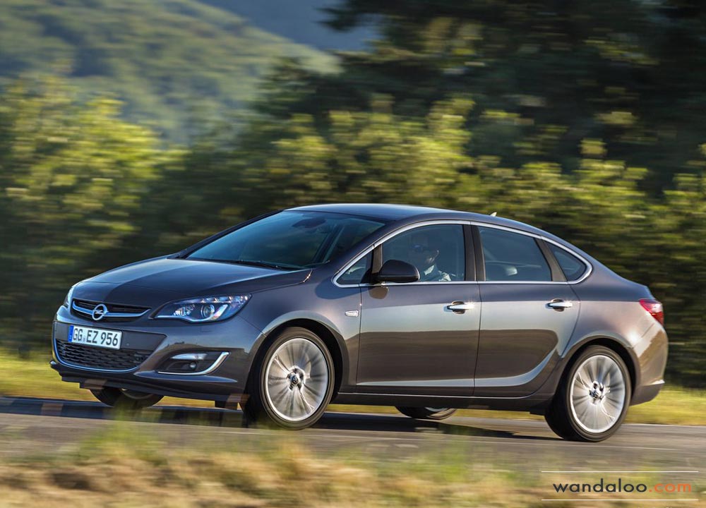 https://www.wandaloo.com/files/Voiture-Neuve/opel/Opel-Astra-Berline-4-portes-2013-Neuve-Maroc-04.jpg