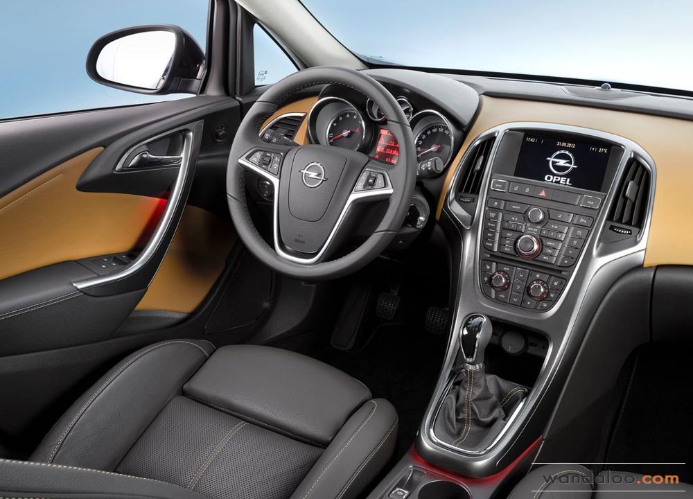 https://www.wandaloo.com/files/Voiture-Neuve/opel/Opel-Astra-Berline-4-portes-2013-Neuve-Maroc-05.jpg