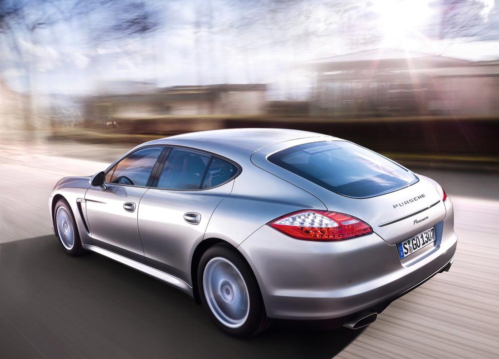 https://www.wandaloo.com/files/Voiture-Neuve/porsche/Panamera-09.jpg
