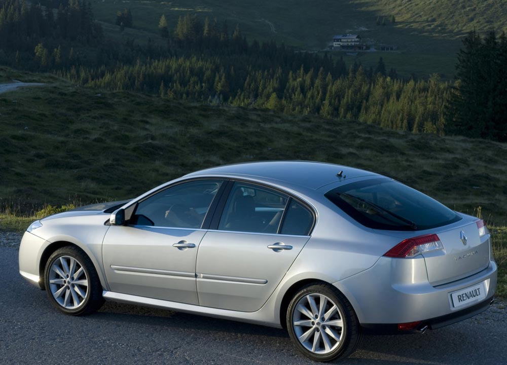https://www.wandaloo.com/files/Voiture-Neuve/renault/Laguna-03.jpg