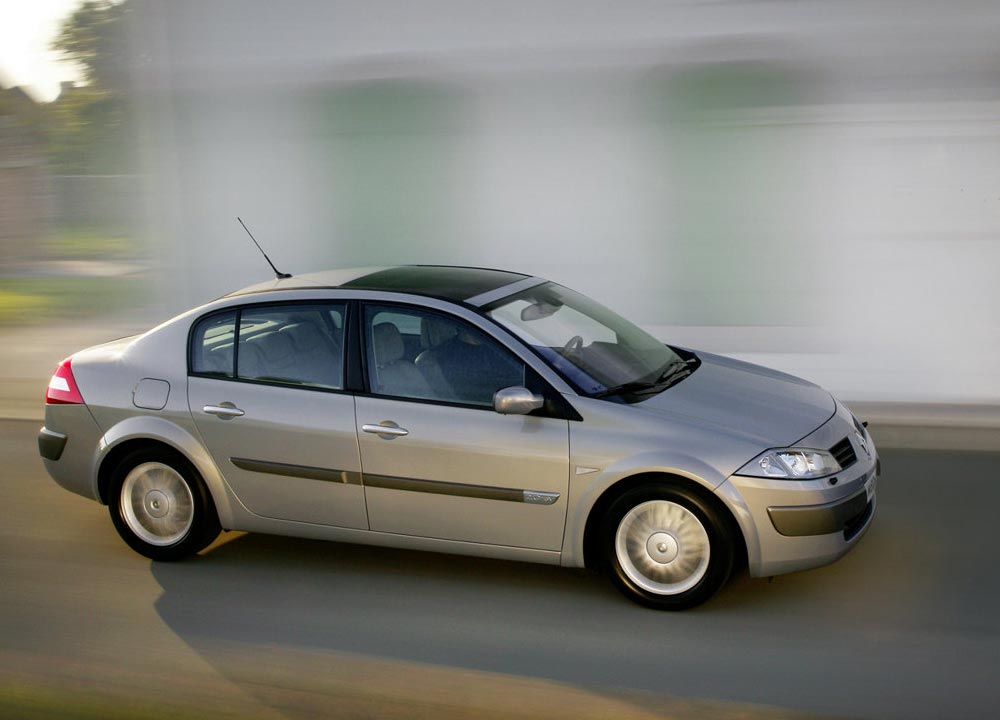 https://www.wandaloo.com/files/Voiture-Neuve/renault/Megane-Berline-02.jpg