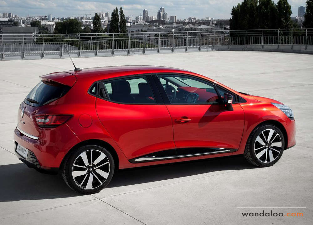 https://www.wandaloo.com/files/Voiture-Neuve/renault/Renault-Clio-4-2012-02.jpg