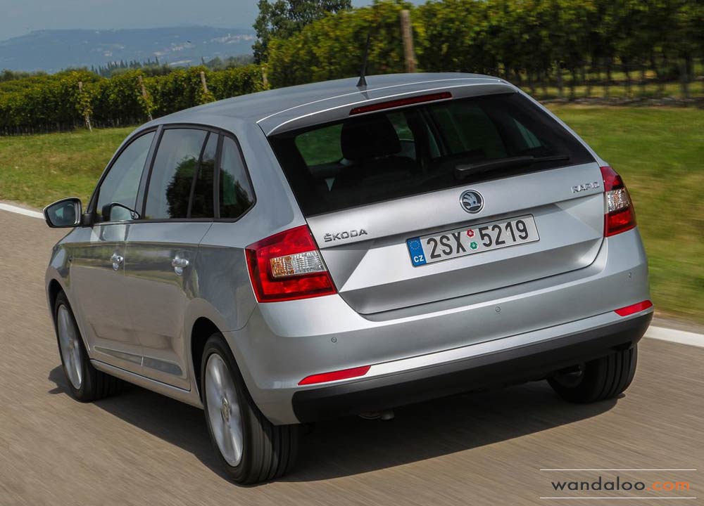 https://www.wandaloo.com/files/Voiture-Neuve/skoda/Skoda-Rapid-Spaceback-Neuve-Maroc-01.jpg